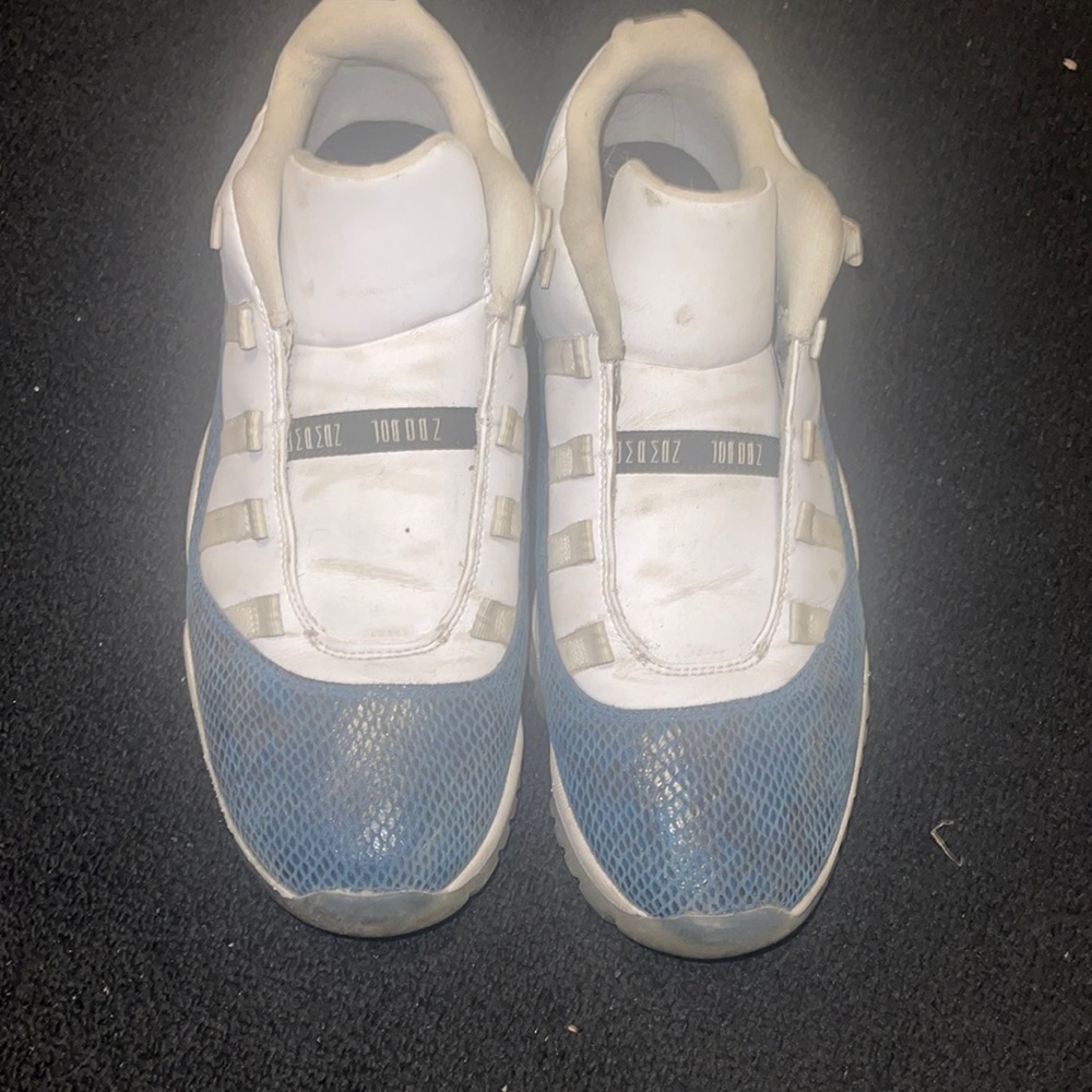 Jordan lows blue snakeskins